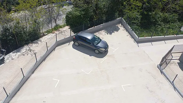 Zweizimmerwohnung – 76 m² mit großer Terrasse, Meerblick und zwei Parkplätzen